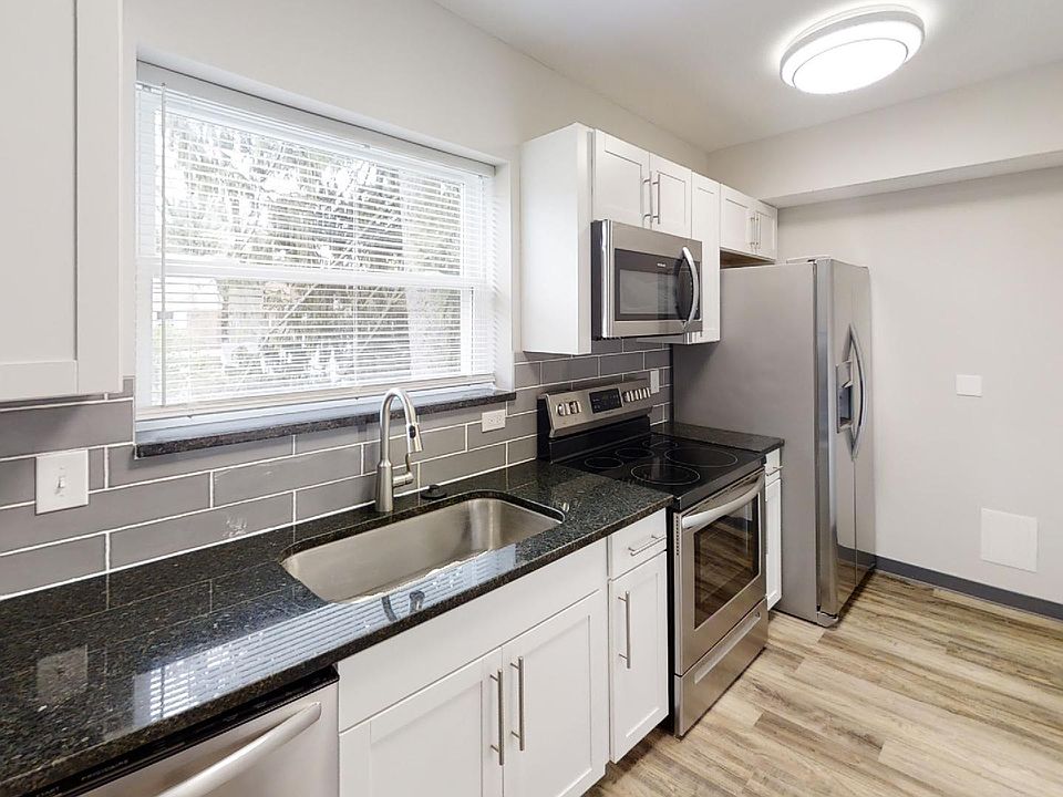 1st image of 3183 Dorris Ave APT 4
