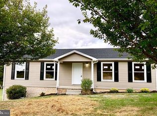 213 Drake Ave, Falling Waters, WV 25419