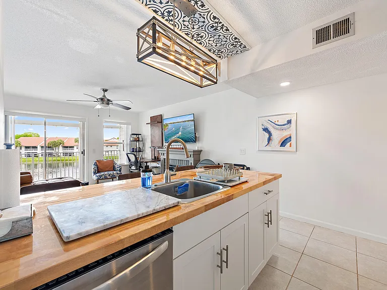 261 Cypress Point Dr — Photo 4