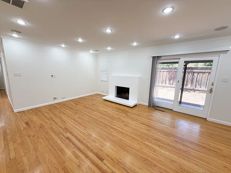 2577 New Jersey Ave — Photo 6