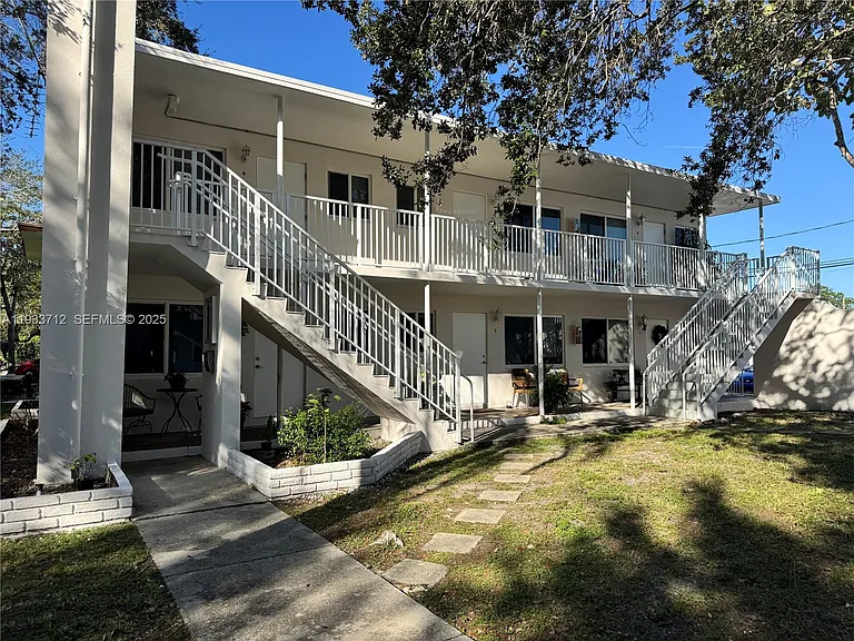251 Hibiscus Dr #4 — Photo 12