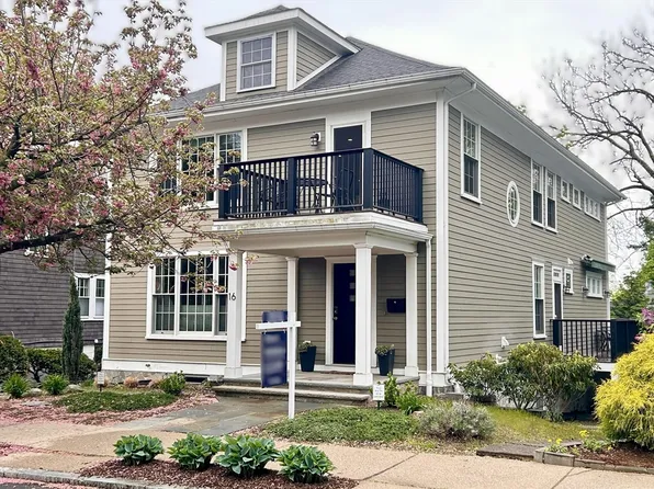 16 York Ter, Brookline, MA 02446