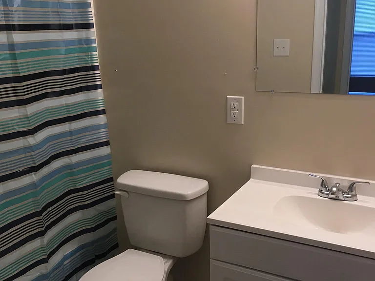 820 Catherine St — Photo 9