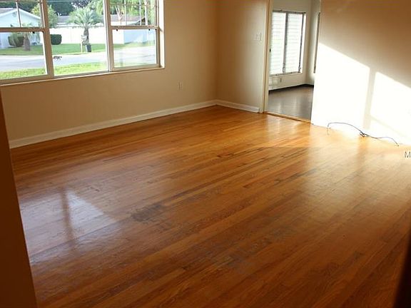 5th image of 39027 Park Dr