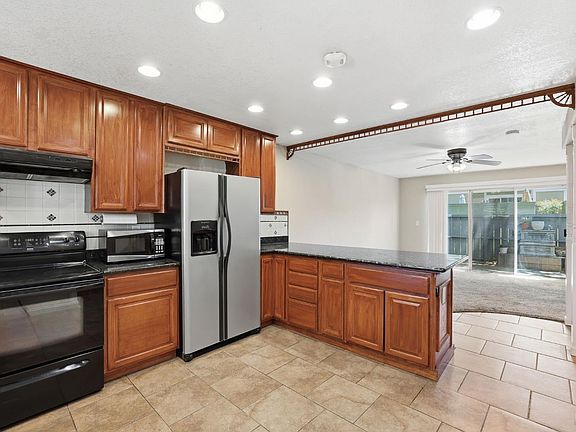 4th image of 900 Southampton Rd APT 169