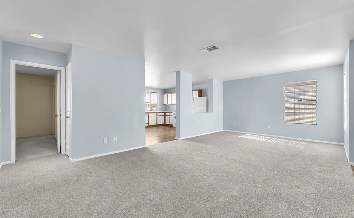 3 bed, 1196 sqft, $1,850 — Photo 3