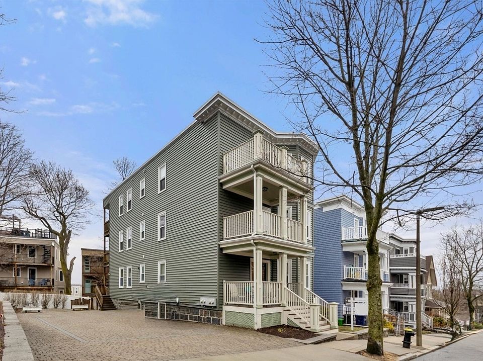 1st image of 128 Cushing Ave #2