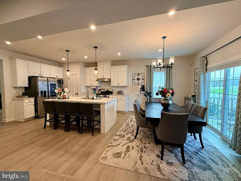 99 Weston Dr — Photo 7