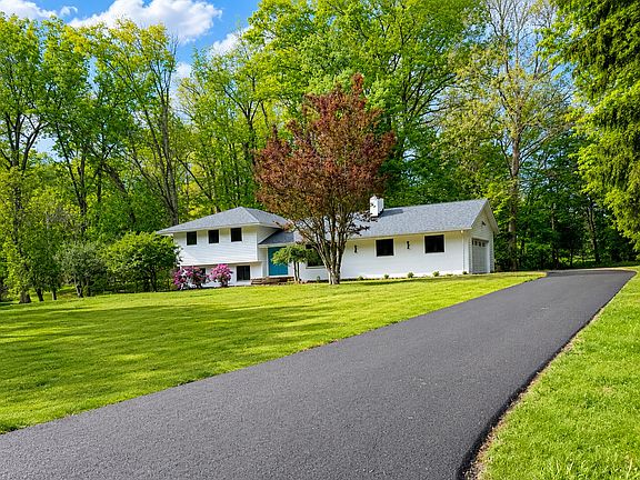 2nd image of 3866 Woodthrush Rd