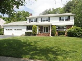 22 Colonial Dr, East Brunswick, NJ
