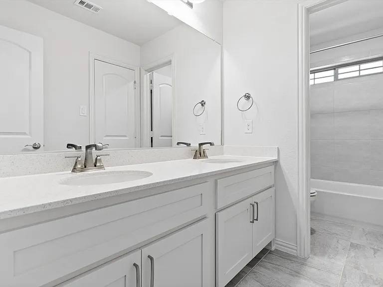 12543 Mercer Pkwy — Photo 22