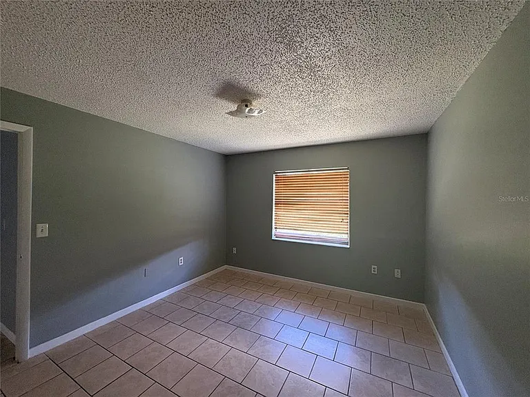 1017 Harden Ct — Photo 10