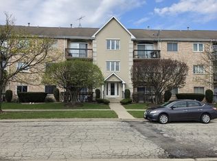7902 Nagle Ave APT 2S, Burbank, IL