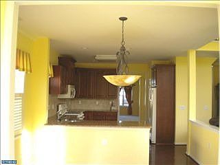 5th image of 31 Mitchell Ct