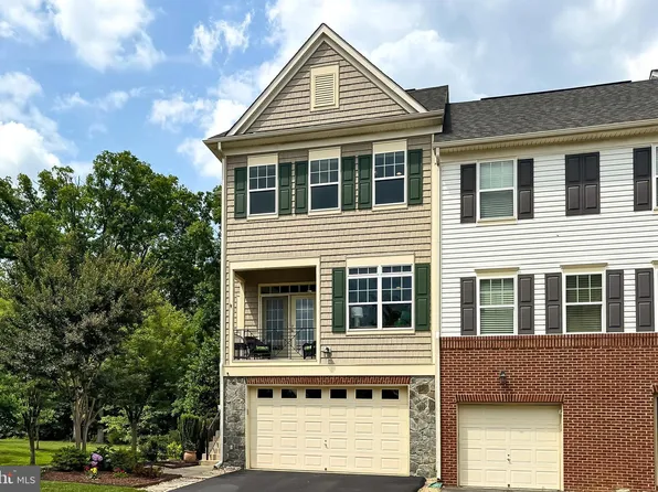 25287 Demilton Ter, Chantilly, VA 20152