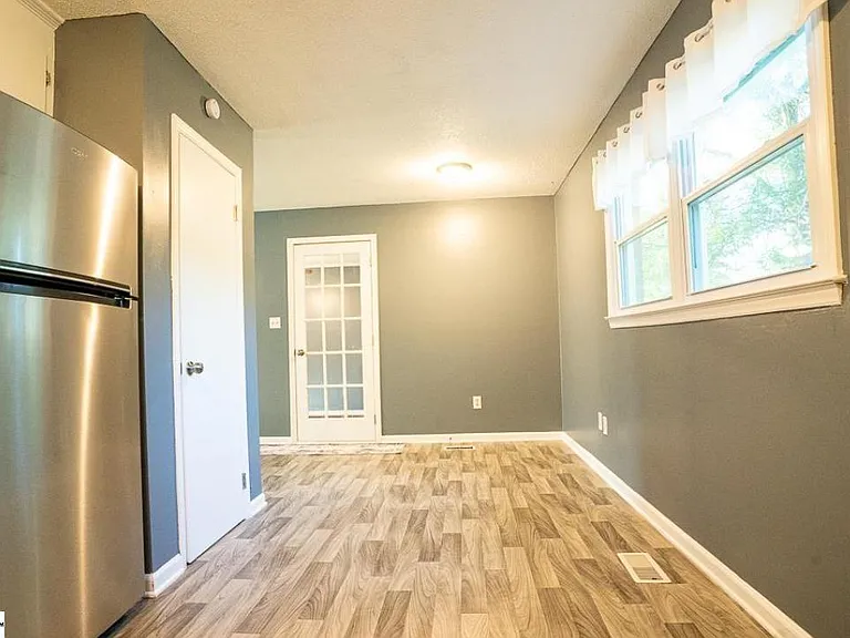 215 Orchard Cir — Photo 13