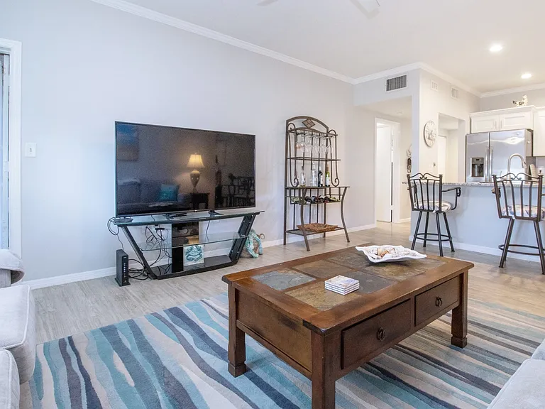 5920 Driftwood Ave — Photo 33