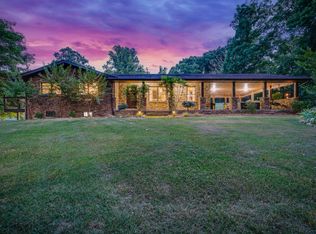 147 Whispering Pines Rd, Johnson City, TN 37601