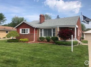 20707 Erben St, Saint Clair Shores, MI 48081
