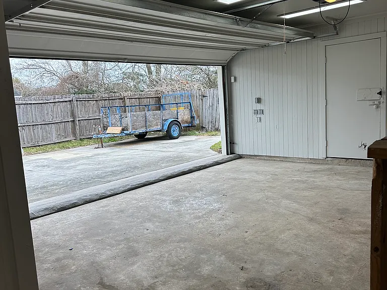 2243 Bernwood Dr — Photo 13