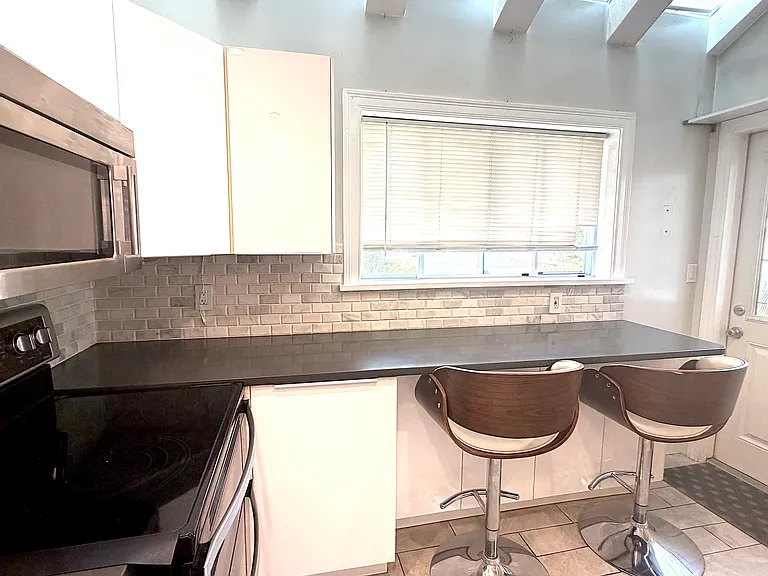 5 Chase Ln #5 — Photo 3