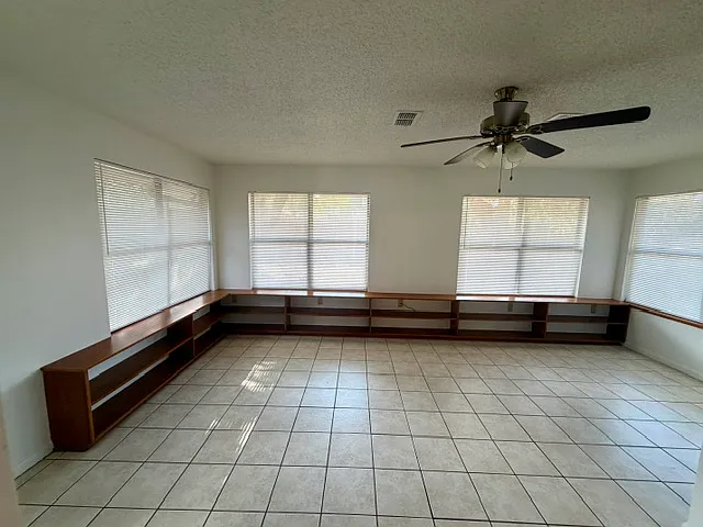 1365 W Hyman St — Photo 14
