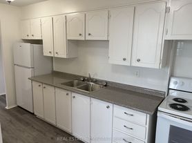2720 Windwood Dr, Mississauga, ON