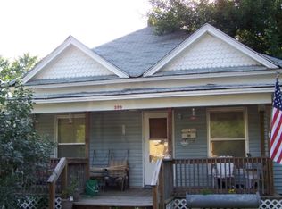 209 S 13th St, Independence, KS 67301