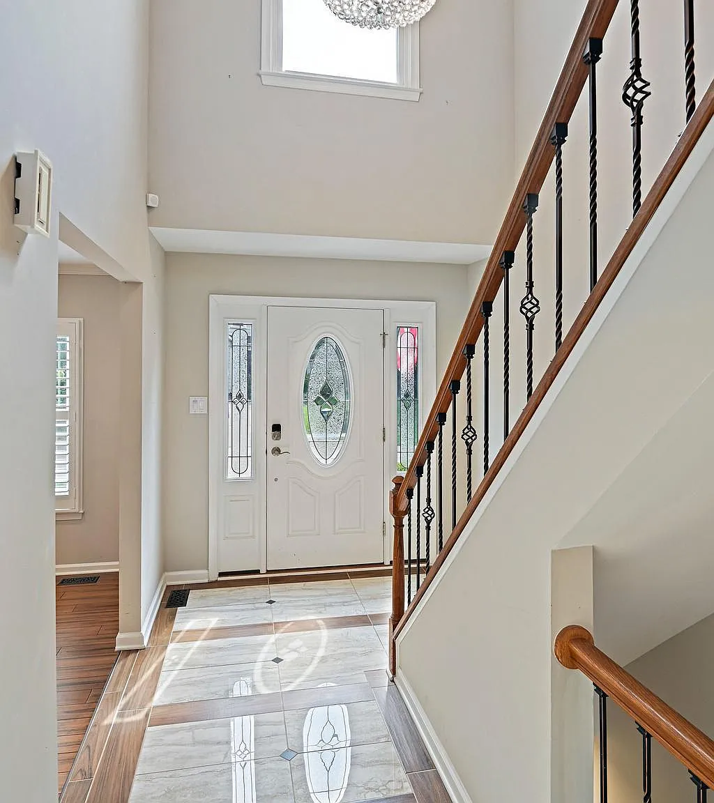 4 bed, 3.5 bath, 2806 sqft, $4,800 — Photo 2