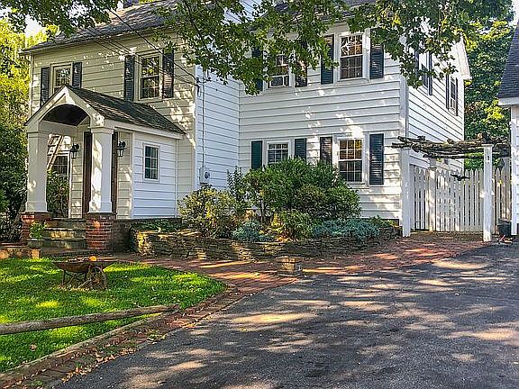 2nd image of 1721 Hanover St