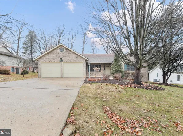 7010 Fairway Oaks, Fayetteville, PA 17222