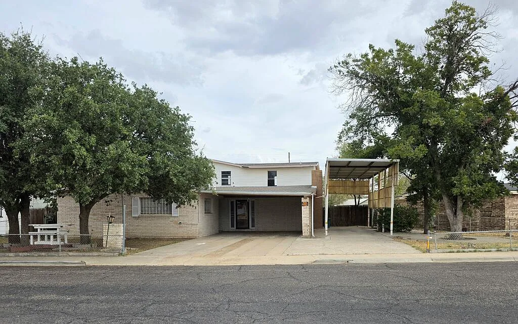 6 bed, 3.5 bath, 2998 sqft, $2,500 — Photo 1