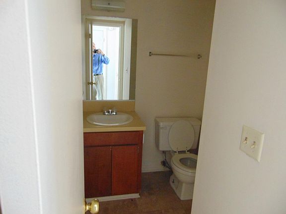 4th image of 110 Magwood Dr APT B
