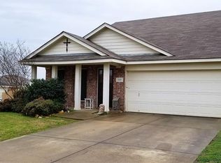 100 Maned Dr, Sanger, TX 76266