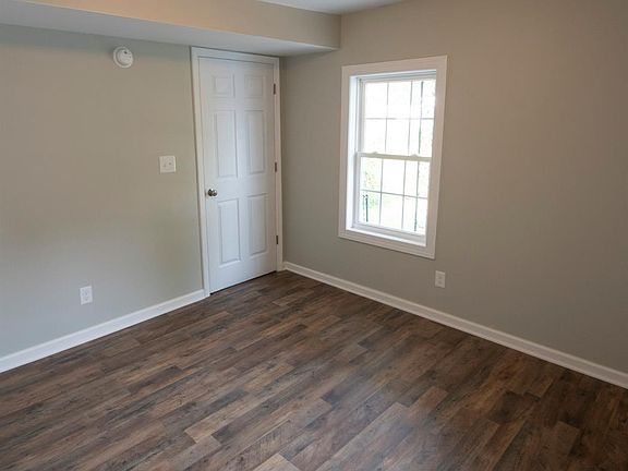 4th image of 1418 Oak Hill Dr