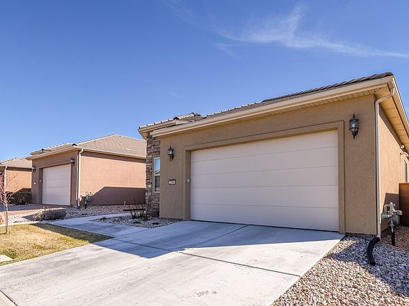 3rd image of 2365 W Crescent Heights Dr