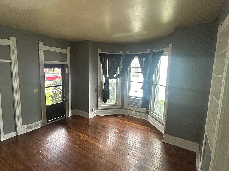 409 W Mulberry St #1 — Photo 3