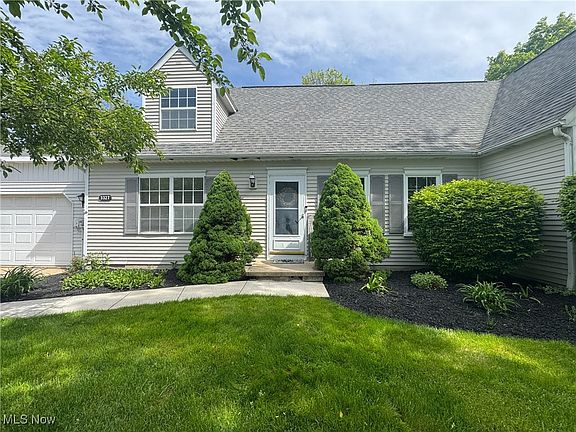 2nd image of 3327 Brookpoint Ln