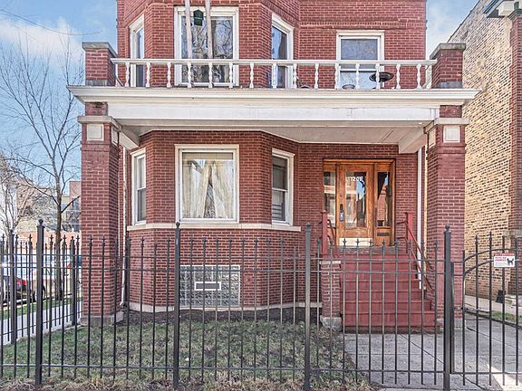 2nd image of 1201 W Cornelia Ave