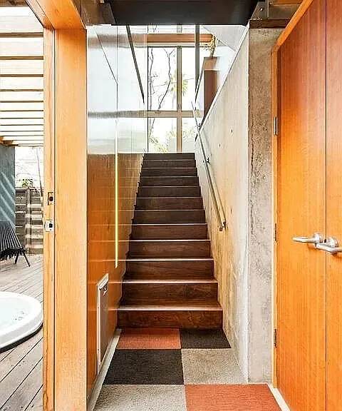 724 Superba Ave — Photo 2