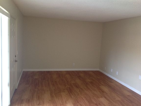 3rd image of 225 Richfield Dr APT 6