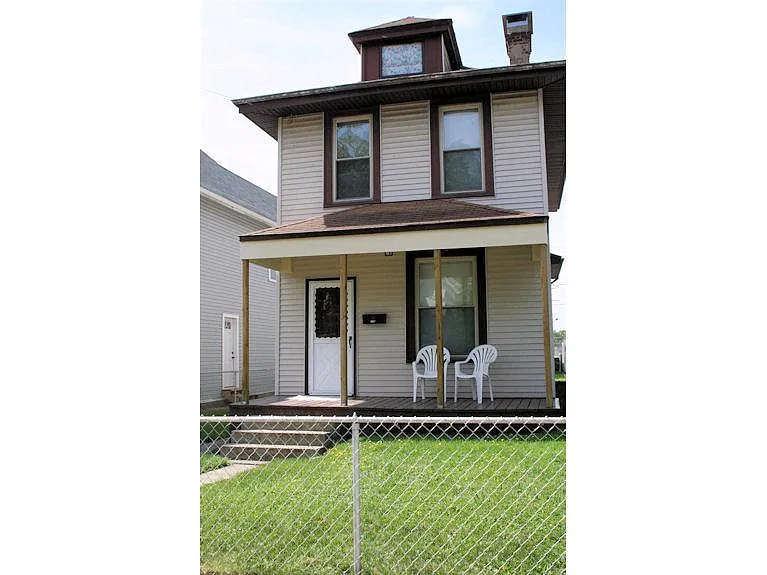 115 Gordon Ave photo 1