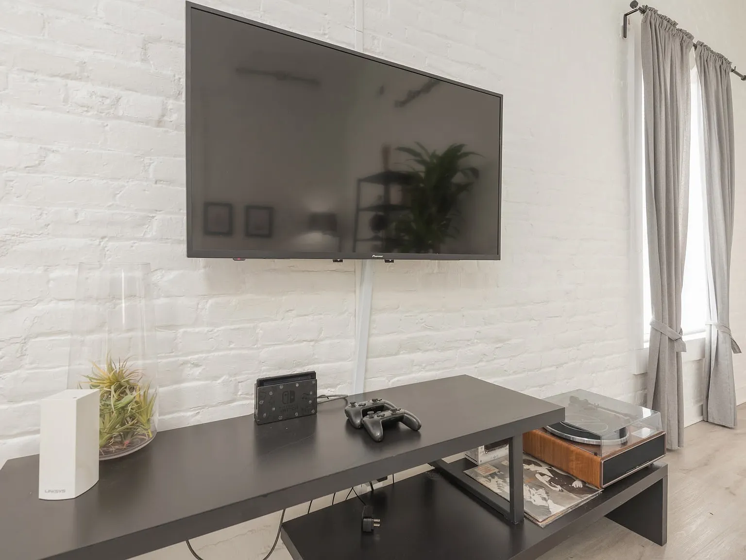 1 bed, 900 sqft, $2,000 — Photo 4