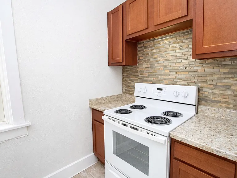 334 Melwood Ave — Photo 3