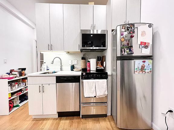 2nd image of 166 E 91st St #4C