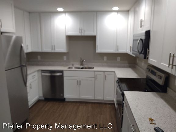 3rd image of 914 6th Ave NE APT 4