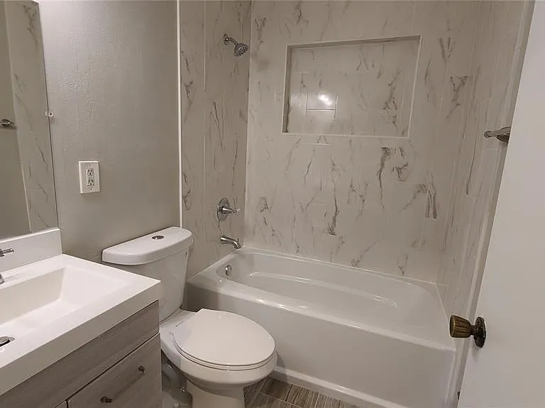 1718 Cardinal Dr — Photo 17