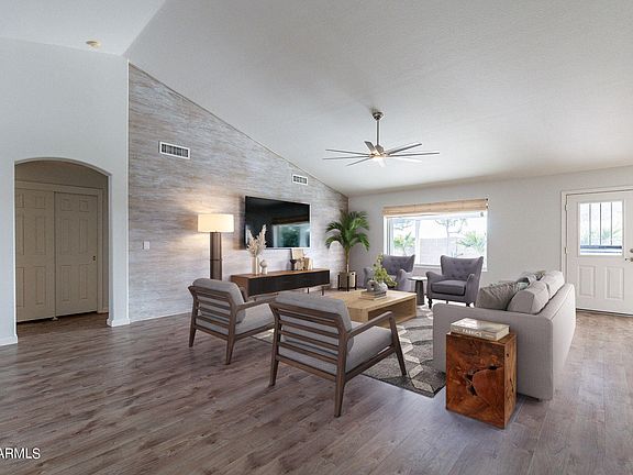 5th image of 11033 E MEDINA Avenue
