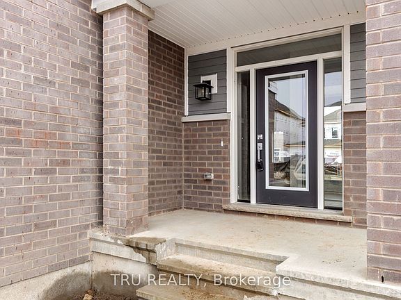 5th image of 77 Hackamore Cres
