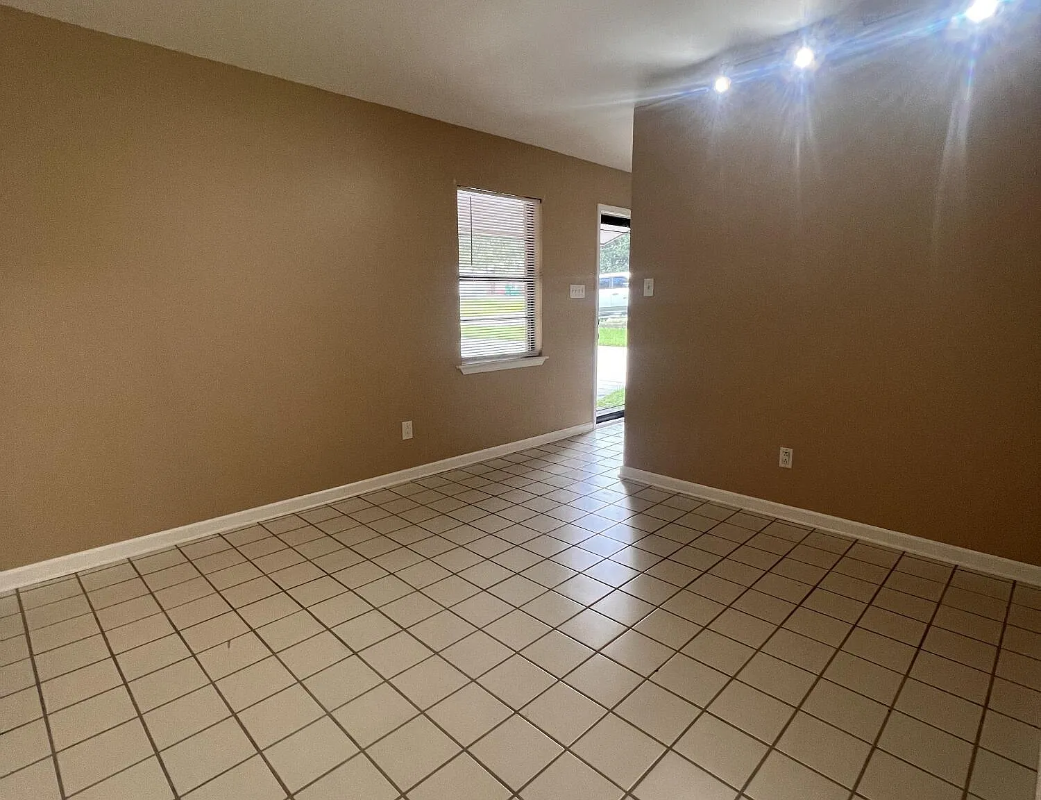 3 bed, 2.0 bath, 1508 sqft, $1,650 — Photo 4